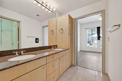 3505 Sage #115, Houston, TX 77056 - Photo 17