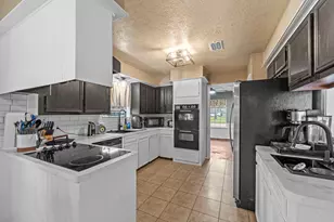 8131 Brinkworth Ln, Houston, TX 77070 - Photo 11