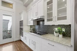 1348 W 25th St, Houston, TX 77008 - Photo 11