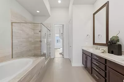 1348 W 25th Street, Houston, TX 77008 - Photo 17