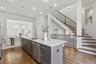 1348 W 25th St, Houston, TX 77008 - Photo 13