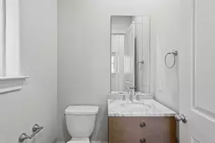 1348 W 25th St, Houston, TX 77008 - Photo 15