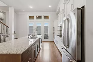 1348 W 25th St, Houston, TX 77008 - Photo 11