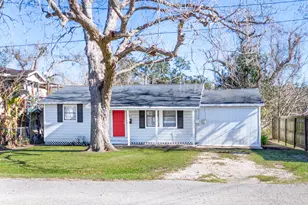 203 S Fig St, Sweeny, TX 77480 - Photo 1