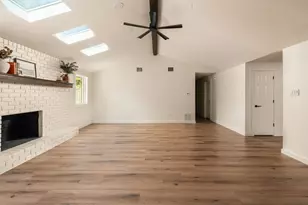 10618 Wickersham Ln, Houston, TX 77042 - Photo 9
