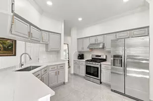 14538 Circlewood Way, Houston, TX 77062 - Photo 9
