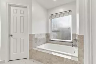 14538 Circlewood Way, Houston, TX 77062 - Photo 21