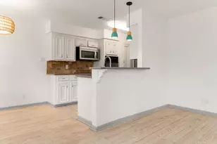 9403 Beverly Hill St, Houston, TX 77063 - Photo 11
