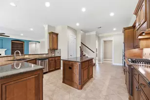 8606 Meadowview Ct, Jersey Village, TX 77040 - Photo 9