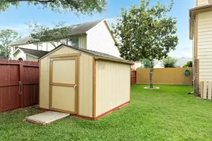 2205 Lady Leslie Ln, Pearland, TX 77581 - Photo 29
