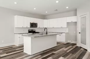 5401 Zephyr Ln, Willis, TX 77318 - Photo 9