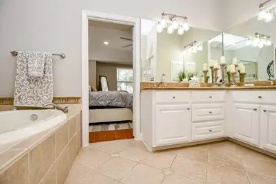 4212 Stonebridge Drive, Missouri City, TX 77459 - Photo 23