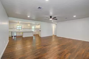 6930 Oak Bend Dr, Alvin, TX 77511 - Photo 5