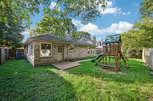 2711 Hazel St, Pearland, TX 77581 - Photo 9