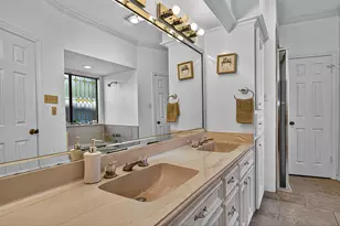 14819 Alderwick Dr, Sugar Land, TX 77498 - Photo 21