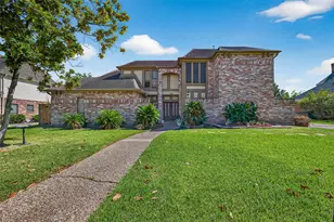 14819 Alderwick Dr, Sugar Land, TX 77498 - Photo 29