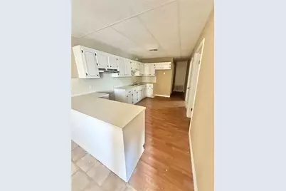 1010 Nelson, Yoakum, TX 77995 - Photo 11