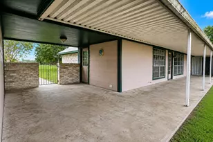 8696 Moravian Dr, Sealy, TX 77474 - Photo 5