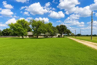 8696 Moravian Drive, Sealy, TX 77474 - Photo 3