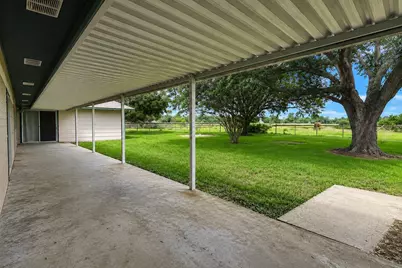 8696 Moravian Drive, Sealy, TX 77474 - Photo 7