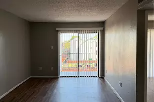 2816 S Bartell Dr, Houston, TX 77054 - Photo 5