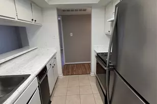 2816 S Bartell Dr, Houston, TX 77054 - Photo 9
