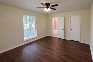 205 E Crestmont Dr, Alvin, TX 77511 - Photo 5