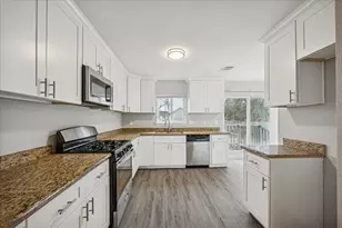 5126 Higgins St, Houston, TX 77033 - Photo 3