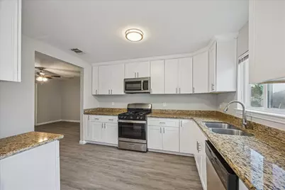 5126 Higgins Street, Houston, TX 77033 - Photo 7