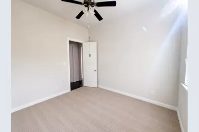 5811 Caper Shores Lane, Sugar Land, TX 77479 - Photo 9