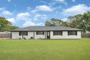 302 County Rd 893A, Angleton, TX 77515 - Photo 1