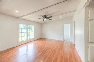 203 S Cyn Dr, Onalaska, TX 77360 - Photo 9