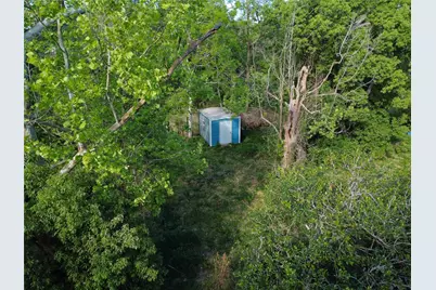 6700 Howe Street, Groves, TX 77619 - Photo 17