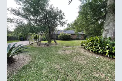 6700 Howe Street, Groves, TX 77619 - Photo 3