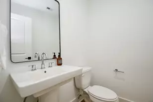 1928 Cochran St, Houston, TX 77009 - Photo 27