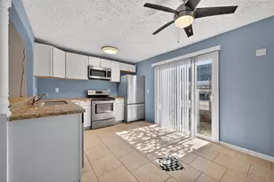 1701 Upland Dr, Houston, TX 77043 - Photo 11