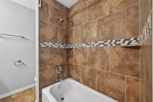 1701 Upland Dr, Houston, TX 77043 - Photo 19