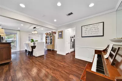6238 Braesheather Circle, Houston, TX 77096 - Photo 11