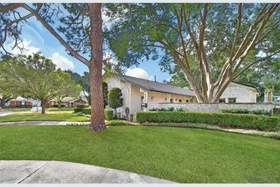 6238 Braesheather Circle, Houston, TX 77096 - Photo 1