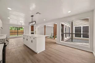 6026 Downwood Forest Dr, Houston, TX 77088 - Photo 11