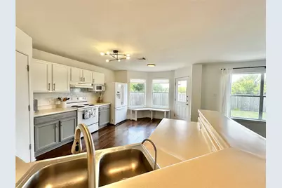 602 Lavaca Loop, Elgin, TX 78621 - Photo 9