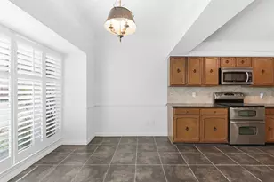 8614 Oakford Dr, Houston, TX 77024 - Photo 5