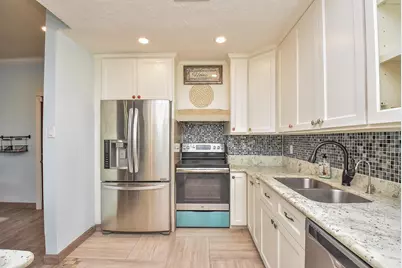 800 Country Place Drive #101, Houston, TX 77079 - Photo 11
