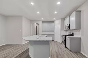 2119 Spring Hollow Dr, Baytown, TX 77521 - Photo 15