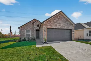 2119 Spring Hollow Dr, Baytown, TX 77521 - Photo 3