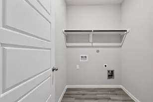 2119 Spring Hollow Dr, Baytown, TX 77521 - Photo 19