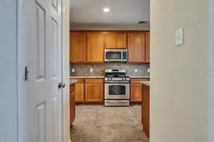 2750 Villa Bella Ct, League City, TX 77573 - Photo 5