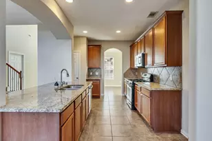 2750 Villa Bella Ct, League City, TX 77573 - Photo 9