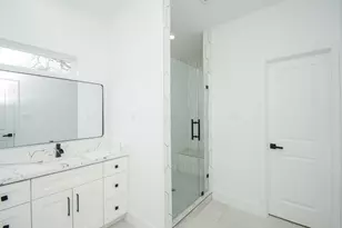 1415 E 35th St, Houston, TX 77022 - Photo 15