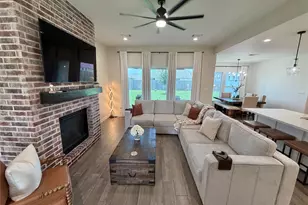 817 Greystone Ln, Angleton, TX 77515 - Photo 9